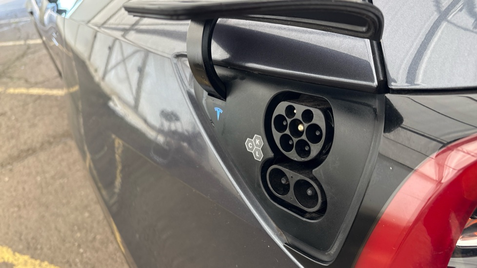 TESLA MODEL Y HATCHBACK RWD 5dr Auto