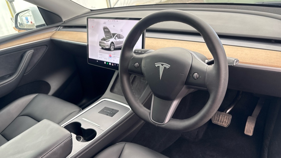 TESLA MODEL Y Image 9
