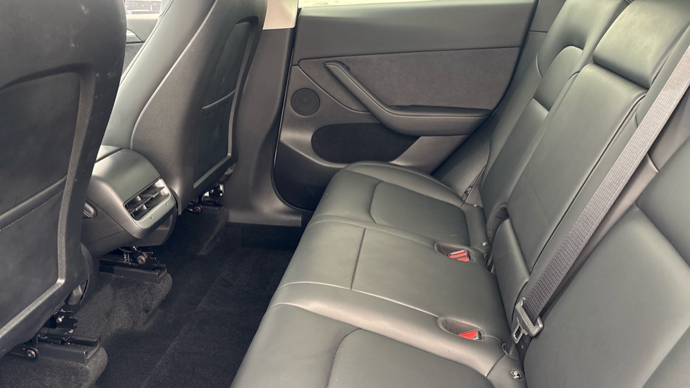 TESLA MODEL Y Image 14