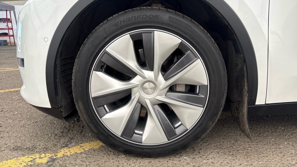 TESLA MODEL Y Image 17