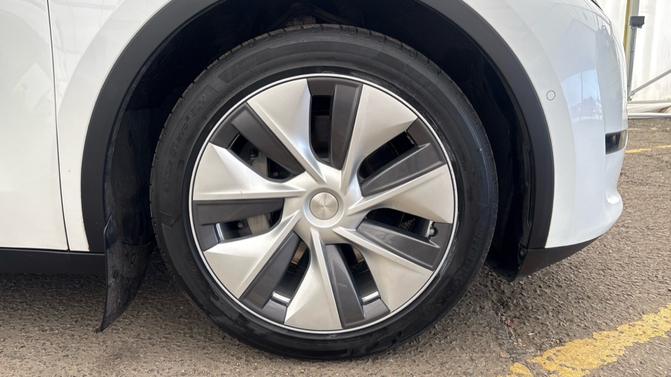 TESLA MODEL Y Image 20