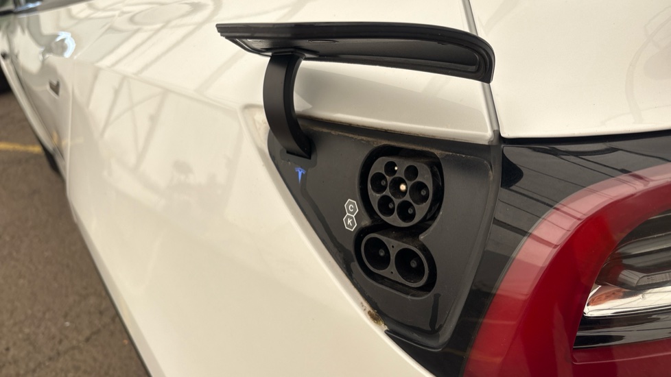 TESLA MODEL Y Image 21