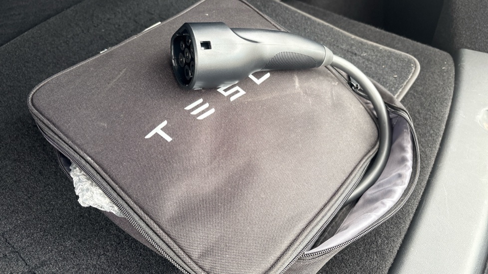 TESLA MODEL Y Image 22