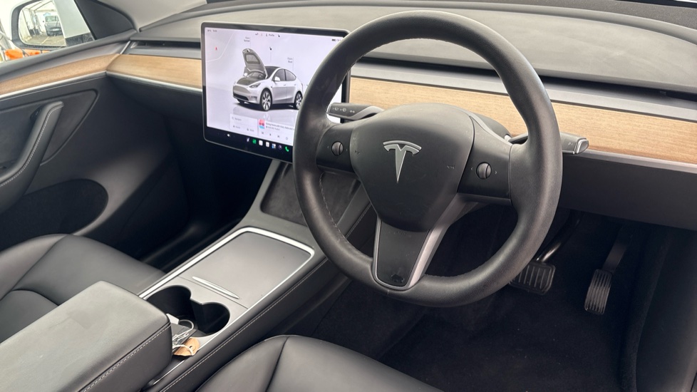 TESLA MODEL Y Image 9