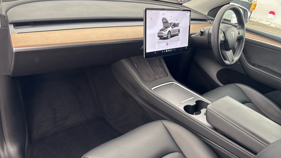 TESLA MODEL Y Image 10