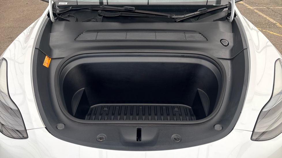 TESLA MODEL Y Image 16