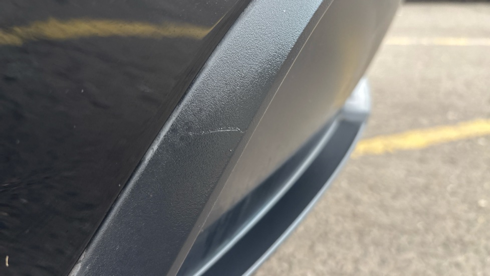 TESLA MODEL Y Scratches