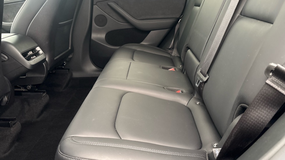 TESLA MODEL Y Image 14