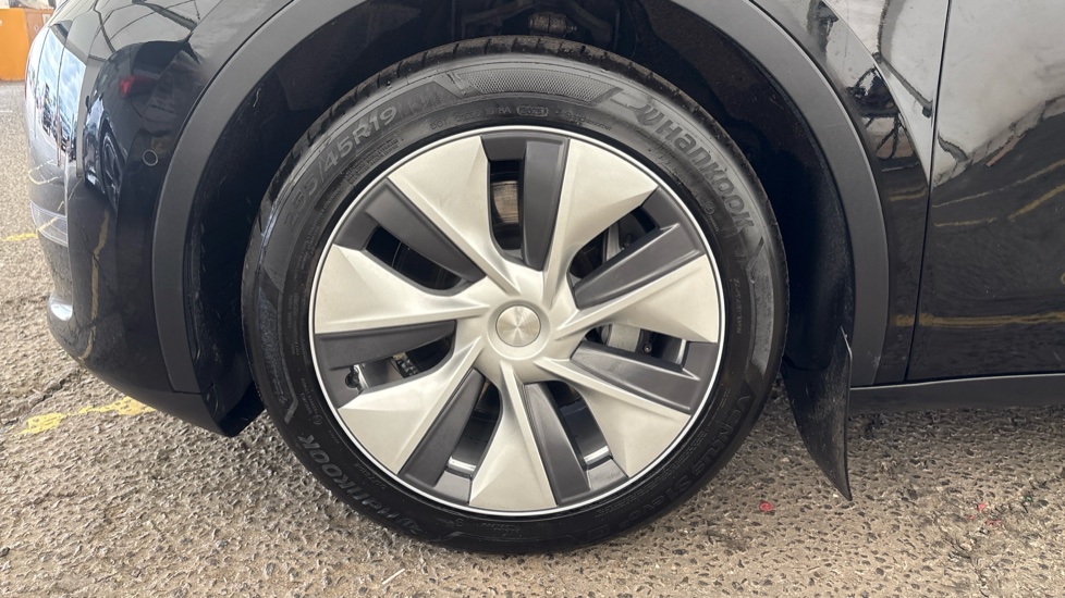 TESLA MODEL Y Image 17