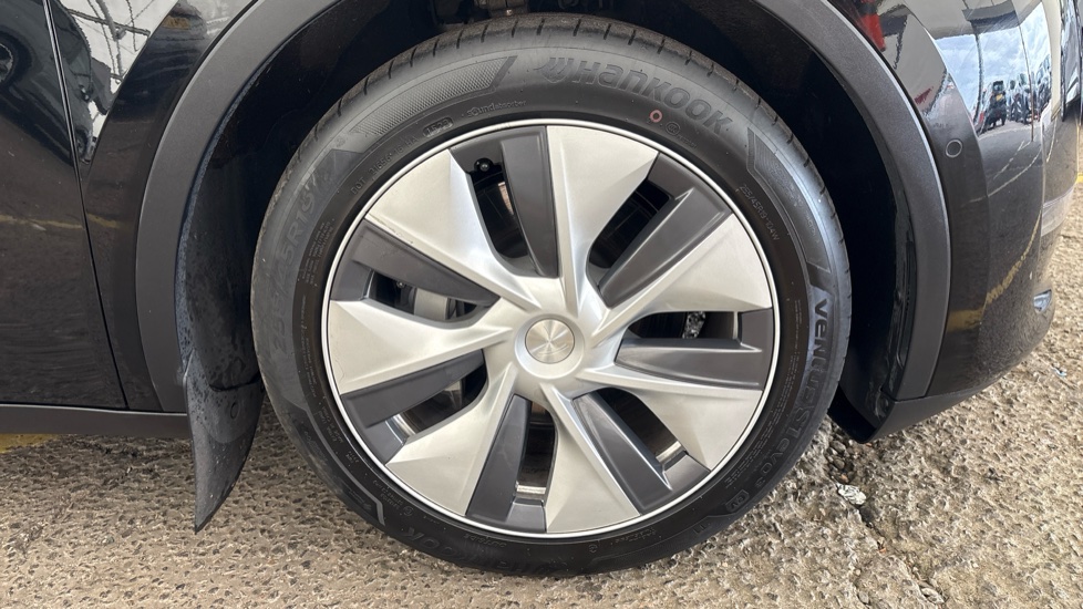 TESLA MODEL Y Image 20