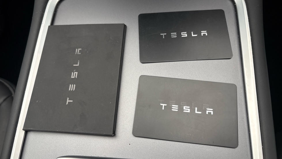 TESLA MODEL Y two keys