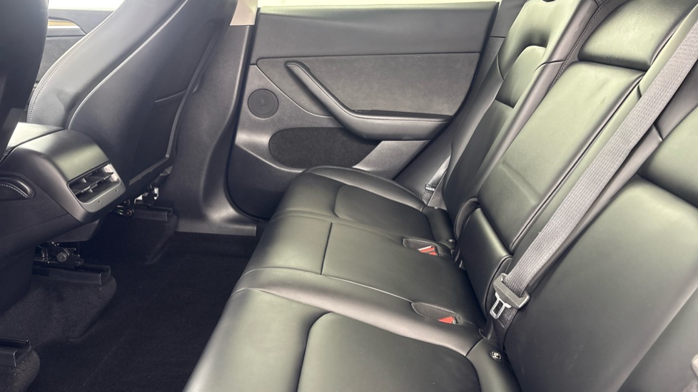 TESLA MODEL Y HATCHBACK RWD 5dr Auto