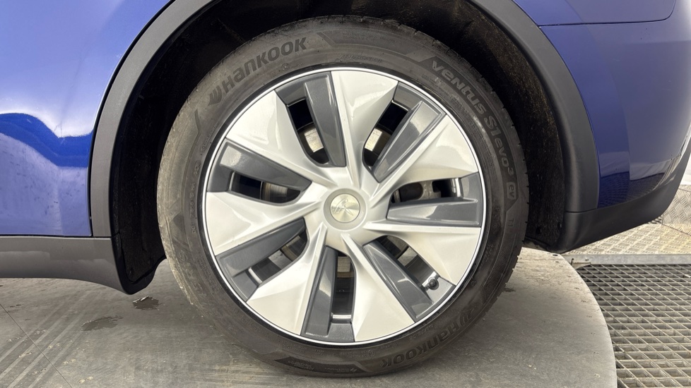 TESLA MODEL Y HATCHBACK RWD 5dr Auto