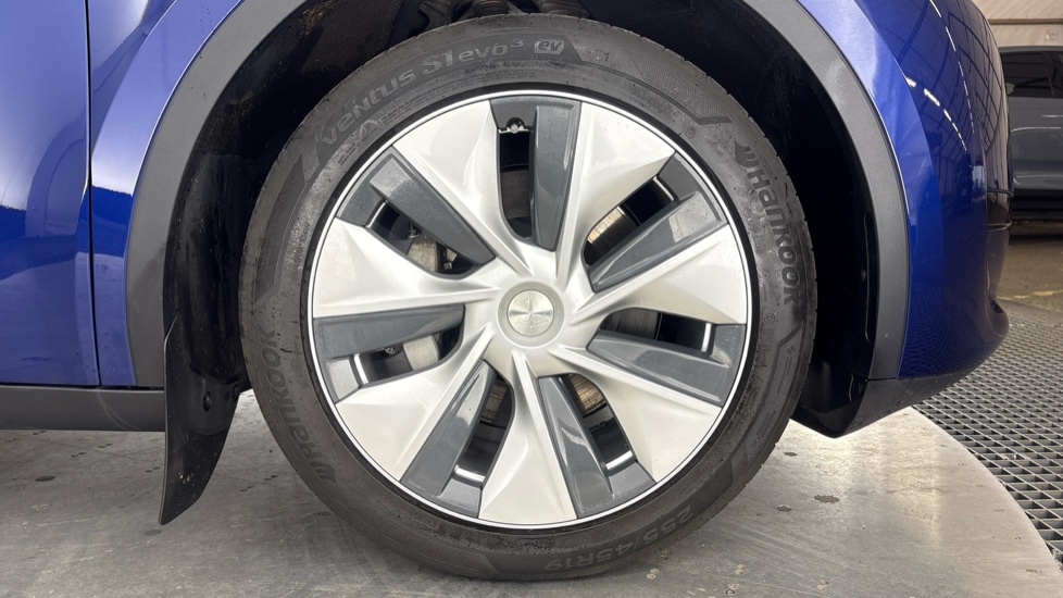 TESLA MODEL Y HATCHBACK RWD 5dr Auto