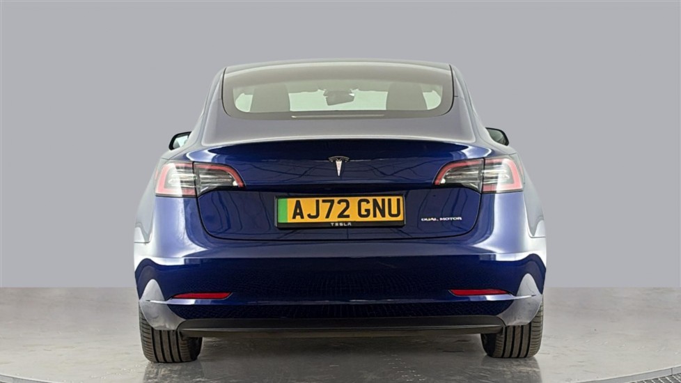 TESLA MODEL 3 Image 4