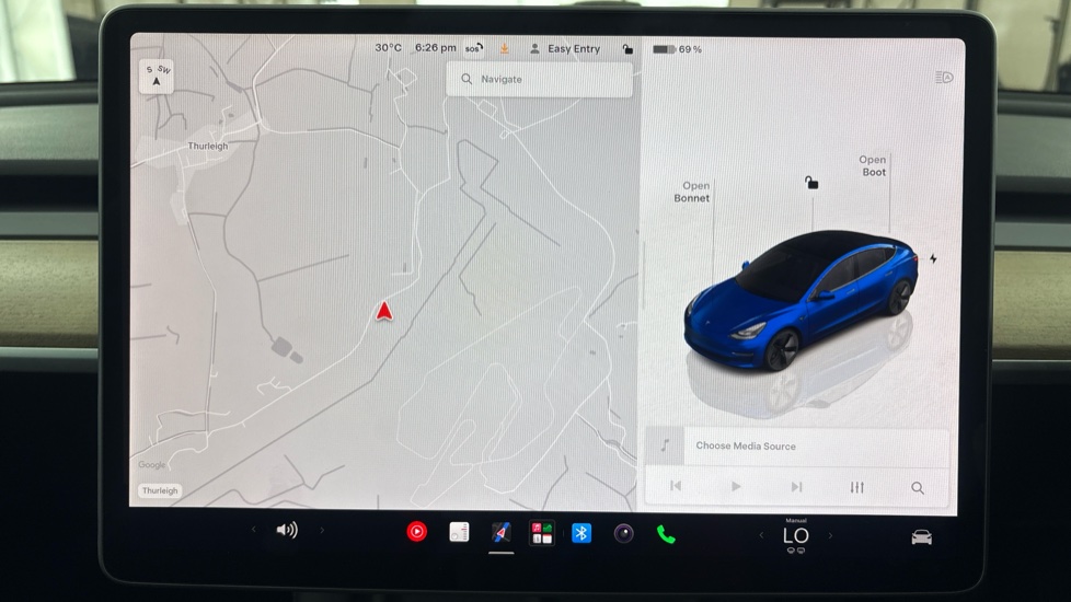 TESLA MODEL 3 Image 12