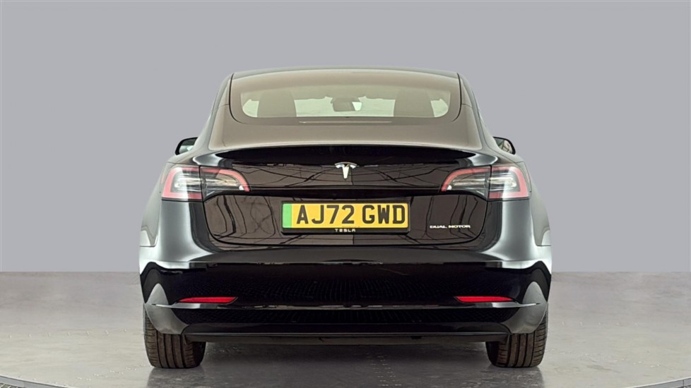 TESLA MODEL 3 Image 4