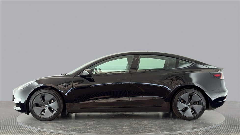 TESLA MODEL 3 Image 2