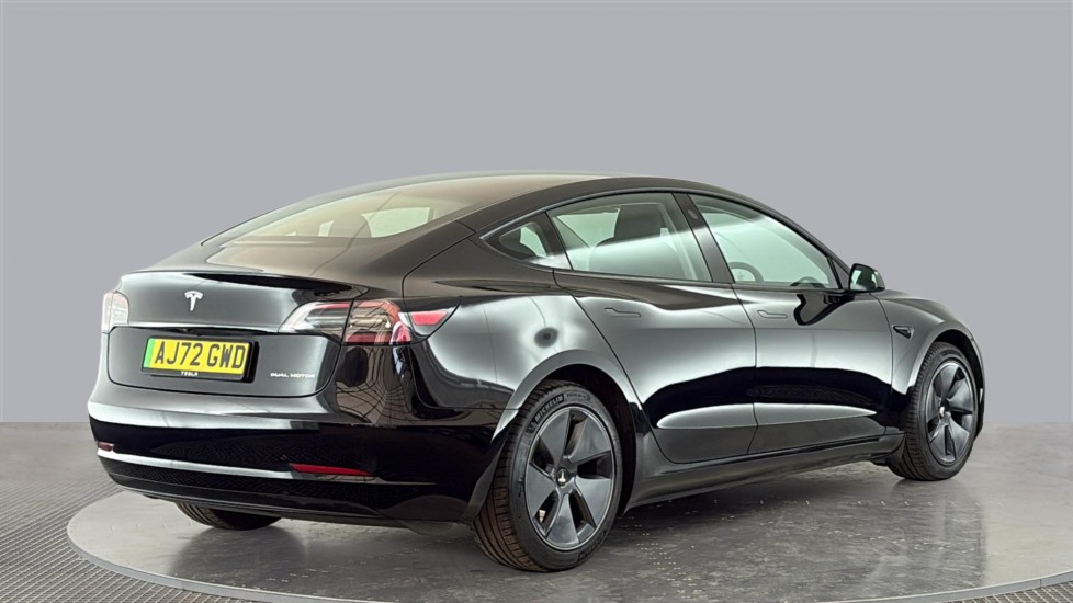 TESLA MODEL 3 Image 5