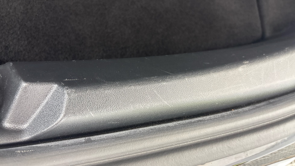 TESLA MODEL 3 Scuff