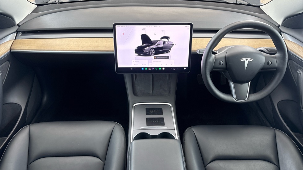 TESLA MODEL 3 Image 11