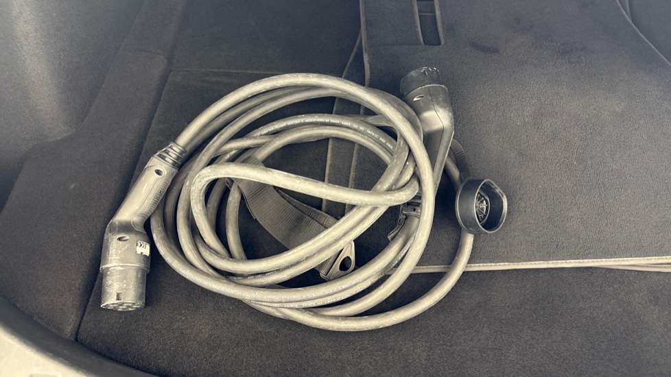 TESLA MODEL 3 Image 22