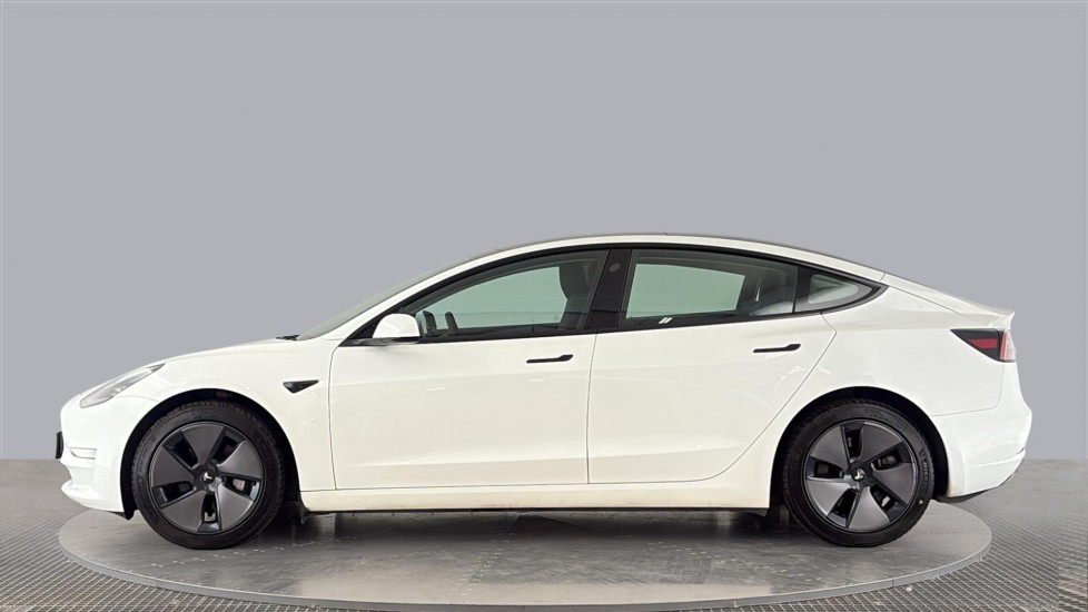 TESLA MODEL 3 Image 2