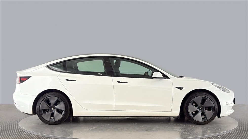 TESLA MODEL 3 Image 6