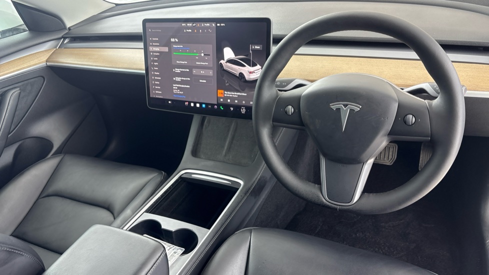 TESLA MODEL 3 Image 9