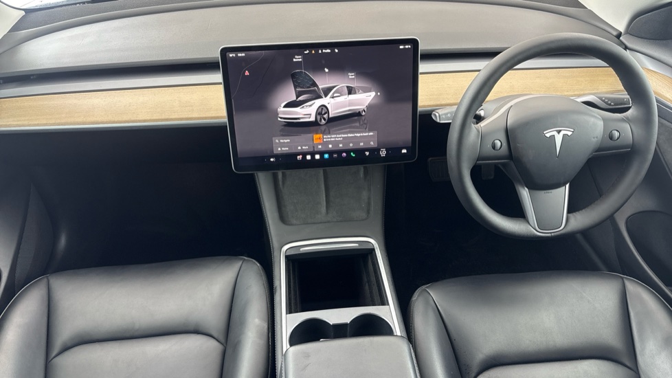 TESLA MODEL 3 Image 11