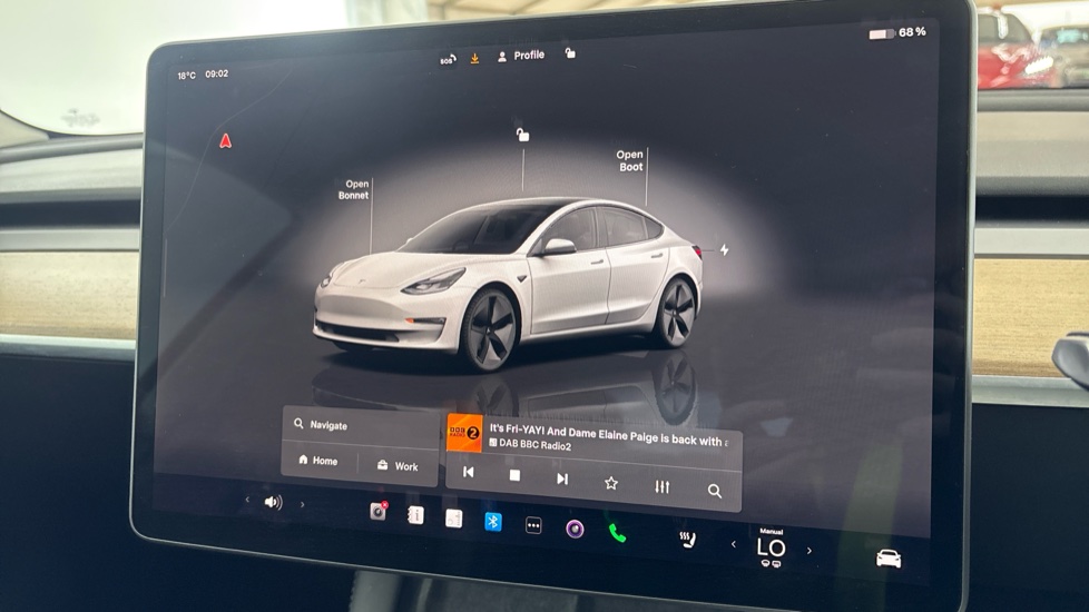 TESLA MODEL 3 Image 13