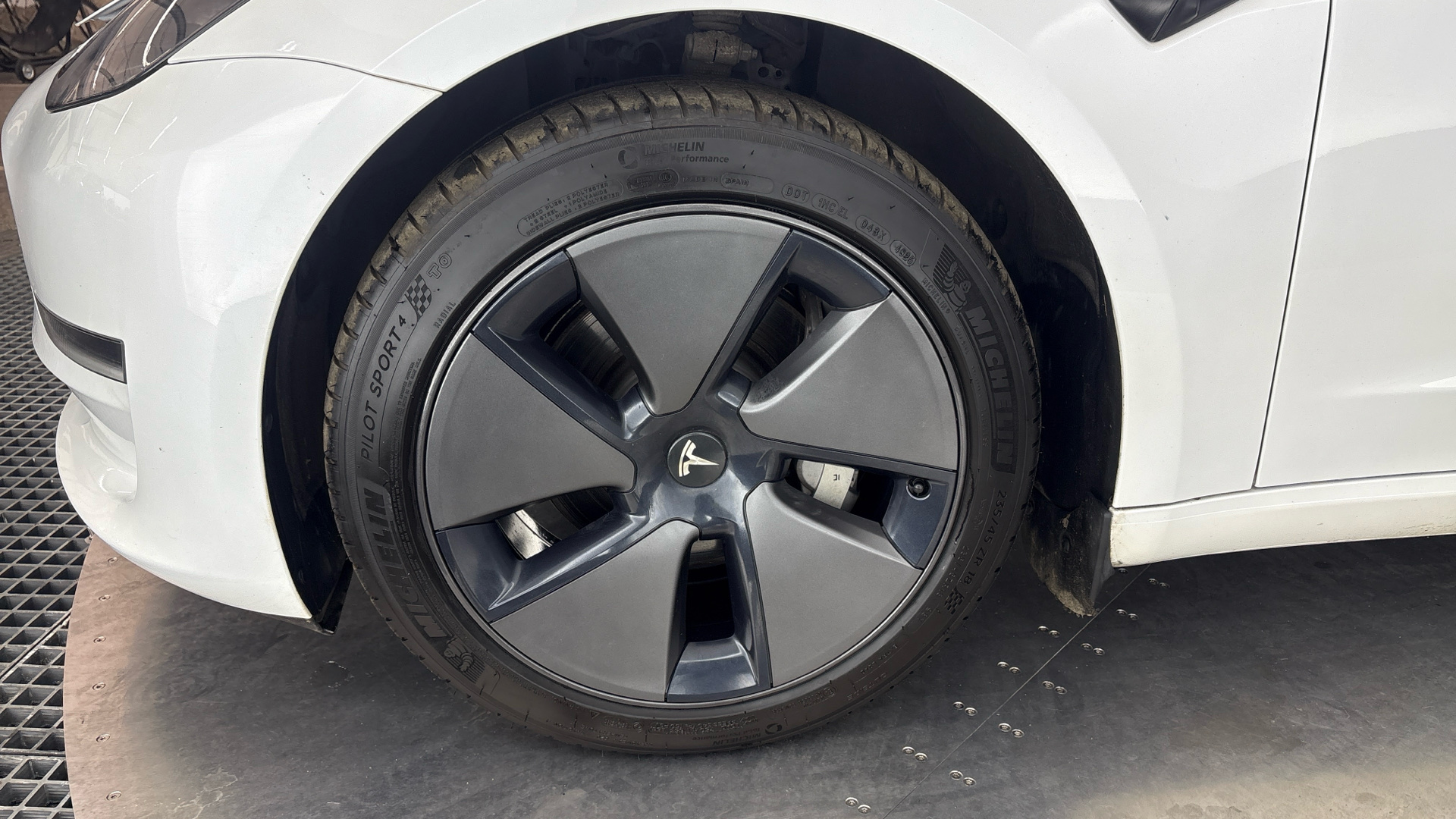 TESLA MODEL 3 MODEL 3 SALOON Long Range AWD 4dr Auto