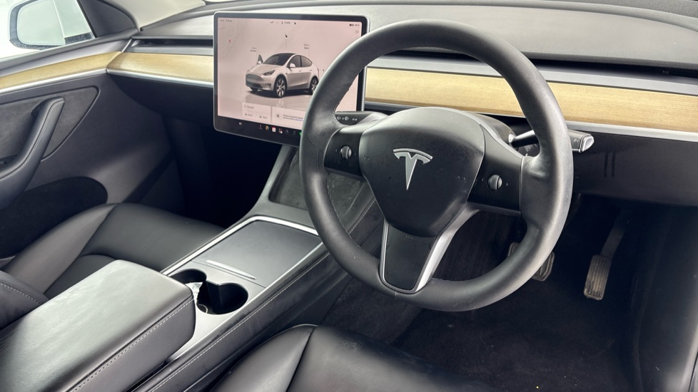 TESLA MODEL Y HATCHBACK RWD 5dr Auto