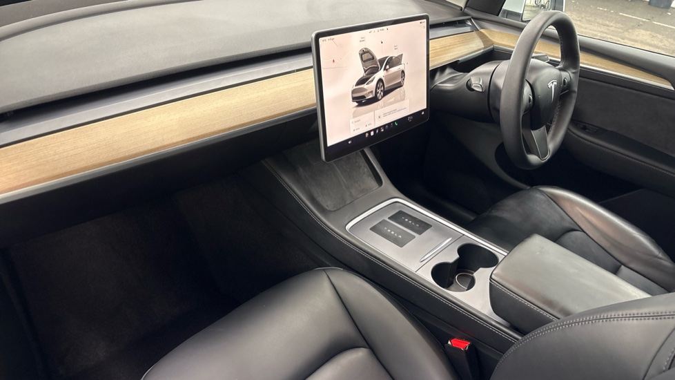 TESLA MODEL Y HATCHBACK RWD 5dr Auto