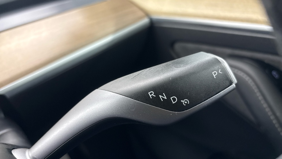 TESLA MODEL Y HATCHBACK RWD 5dr Auto
