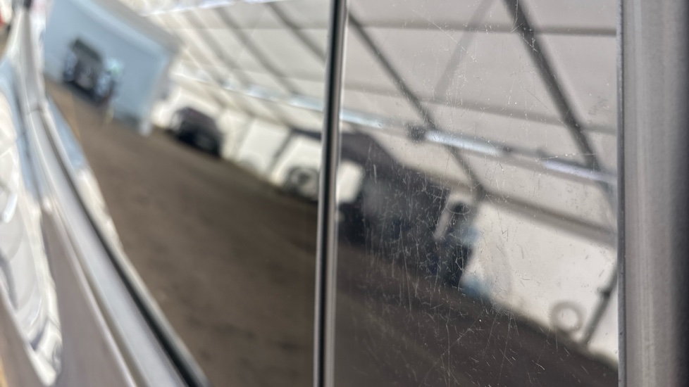 TESLA MODEL Y HATCHBACK RWD 5dr Auto