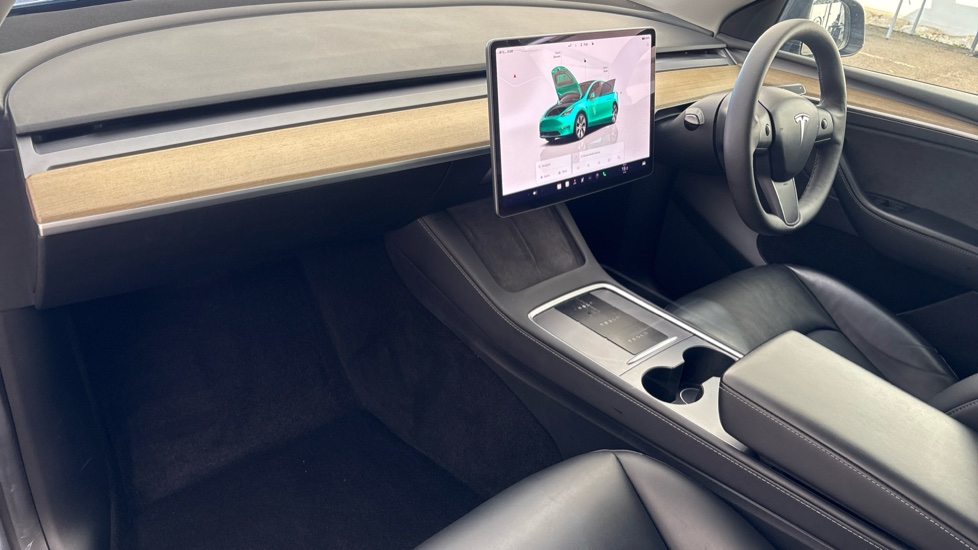 TESLA MODEL Y HATCHBACK RWD 5dr Auto