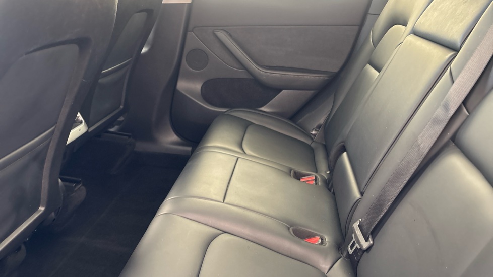TESLA MODEL Y HATCHBACK RWD 5dr Auto