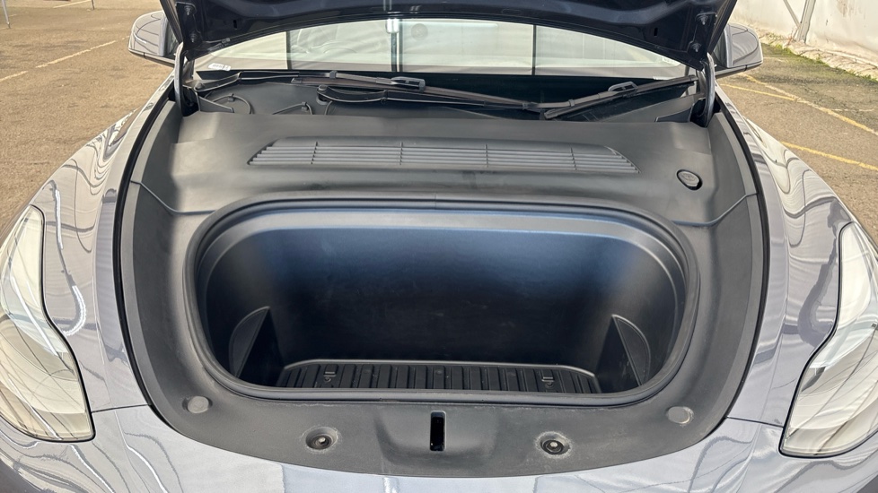 TESLA MODEL Y HATCHBACK RWD 5dr Auto