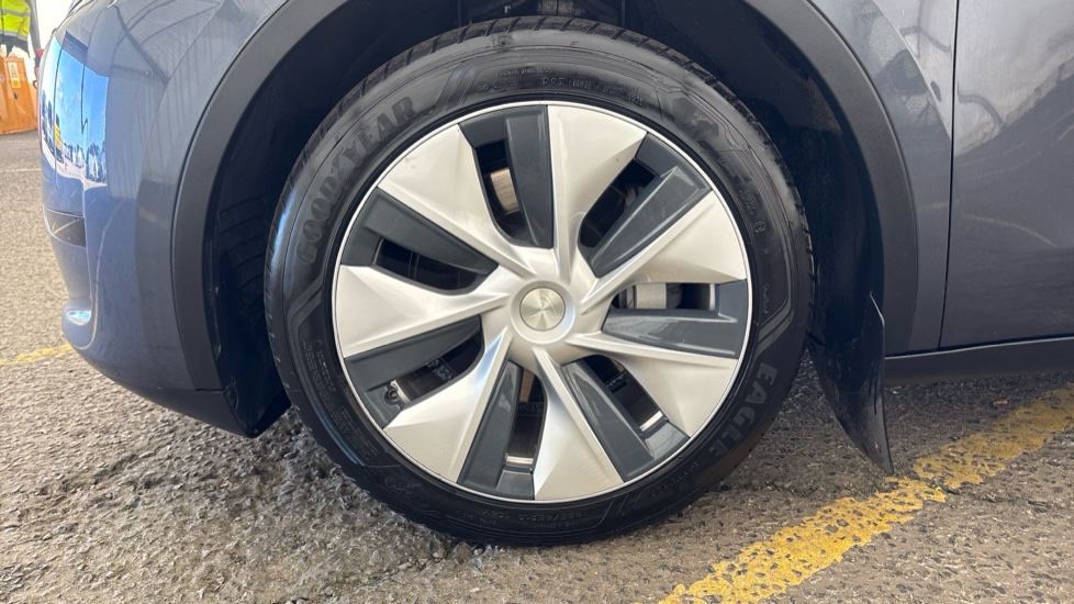 TESLA MODEL Y HATCHBACK RWD 5dr Auto