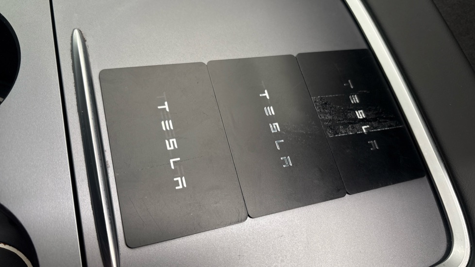 TESLA MODEL Y HATCHBACK RWD 5dr Auto