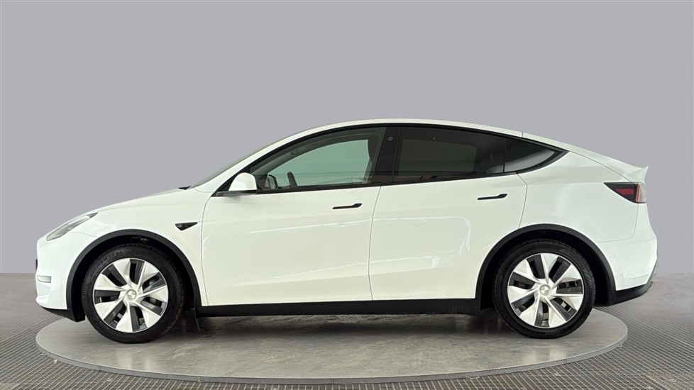 TESLA MODEL Y HATCHBACK RWD 5dr Auto