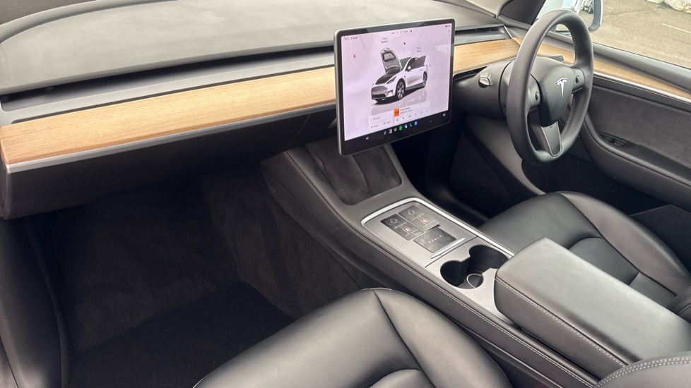 TESLA MODEL Y HATCHBACK RWD 5dr Auto