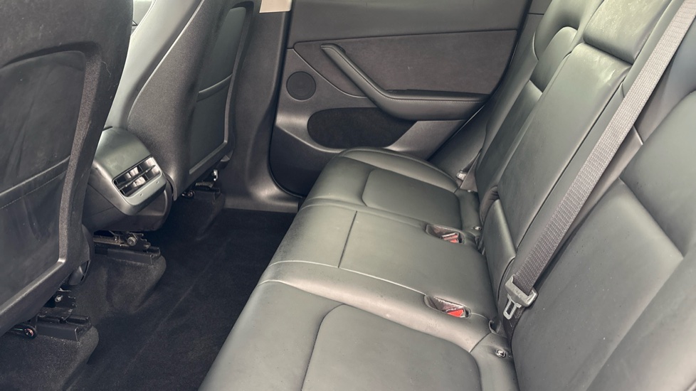 TESLA MODEL Y HATCHBACK RWD 5dr Auto