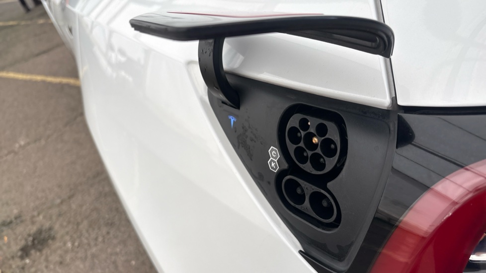 TESLA MODEL Y HATCHBACK RWD 5dr Auto