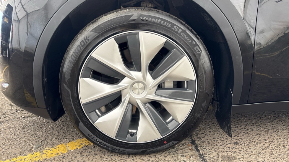 TESLA MODEL Y Image 17