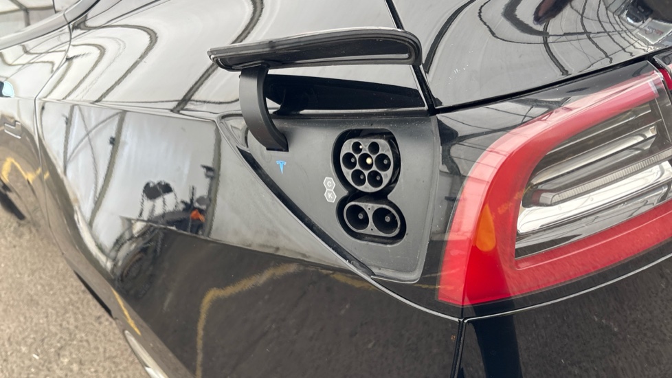 TESLA MODEL Y Image 21