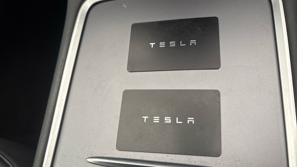 TESLA MODEL Y two keys