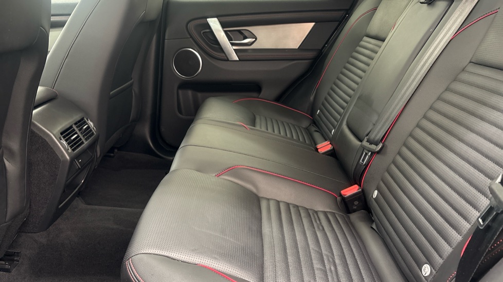 LAND ROVER DISCOVERY SPORT Image 14