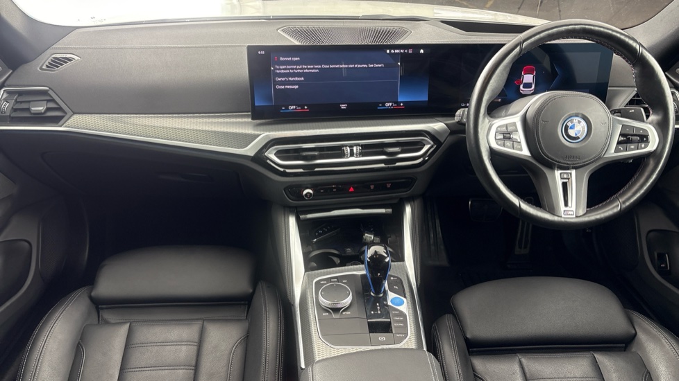 BMW I4 Image 11